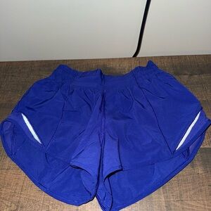 Lululemon Indigo Hotty Hot Low-Rise Lined Short 2.5"